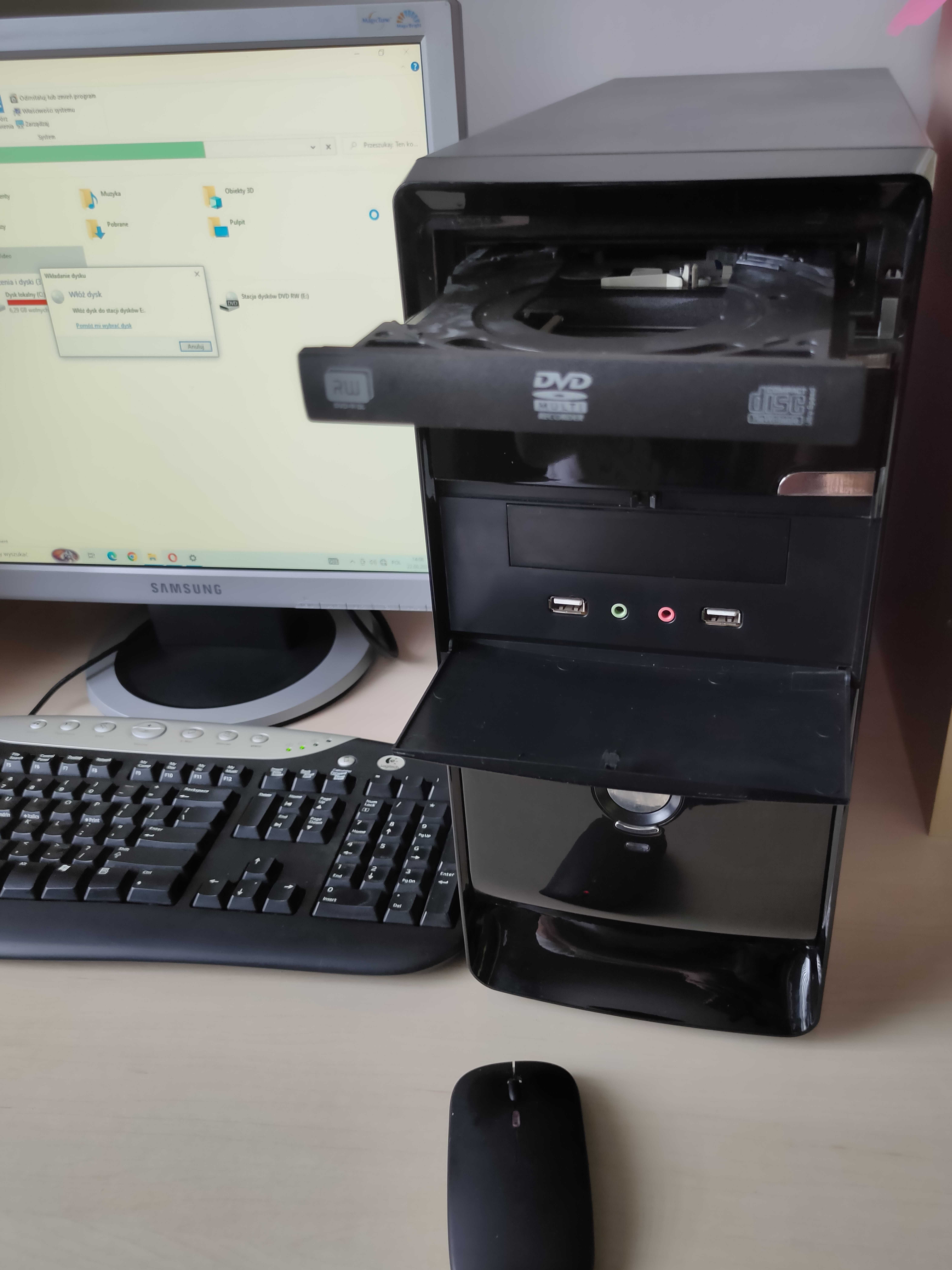 Komputer PC/Monitor/Klawiatura/Bezprzewodowa mysz/HDD 1000Gb/RAM 8Gb