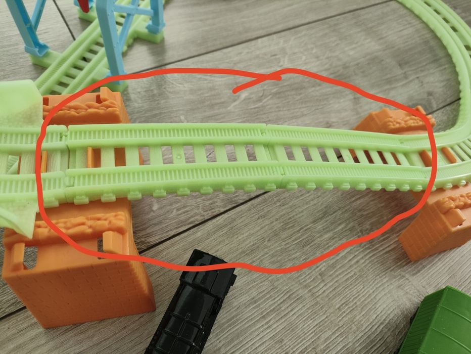 Track Master Tomek i Przyjaciele Hyper Glow + gratis