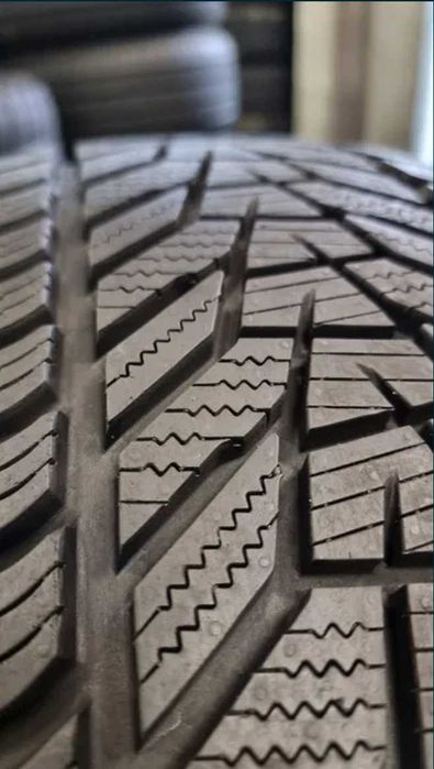 255/45 R19 HANKOOK WINTER I CEPT EVO3 (99% Стан Нових 2024рік) 225 245