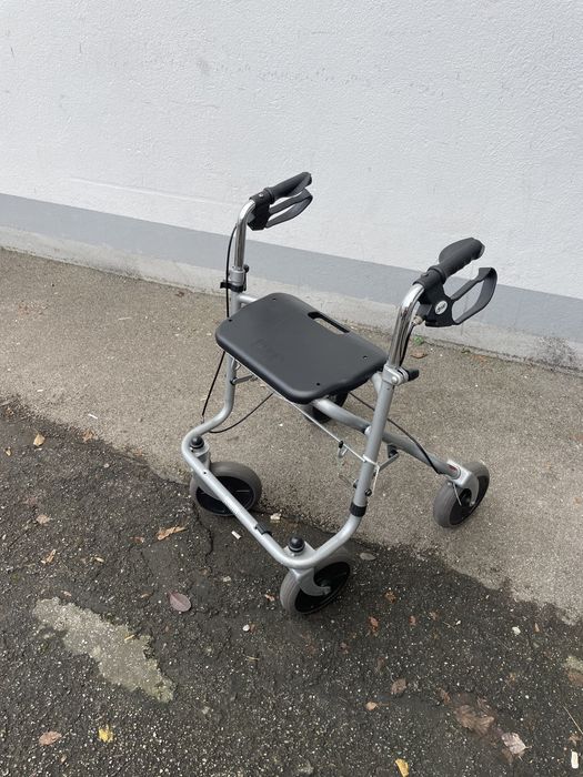 Podpórka czterokołowa chodzik