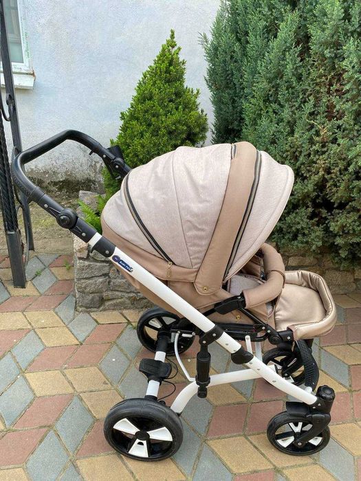 Універсальна дитяча коляска 2 в 1.