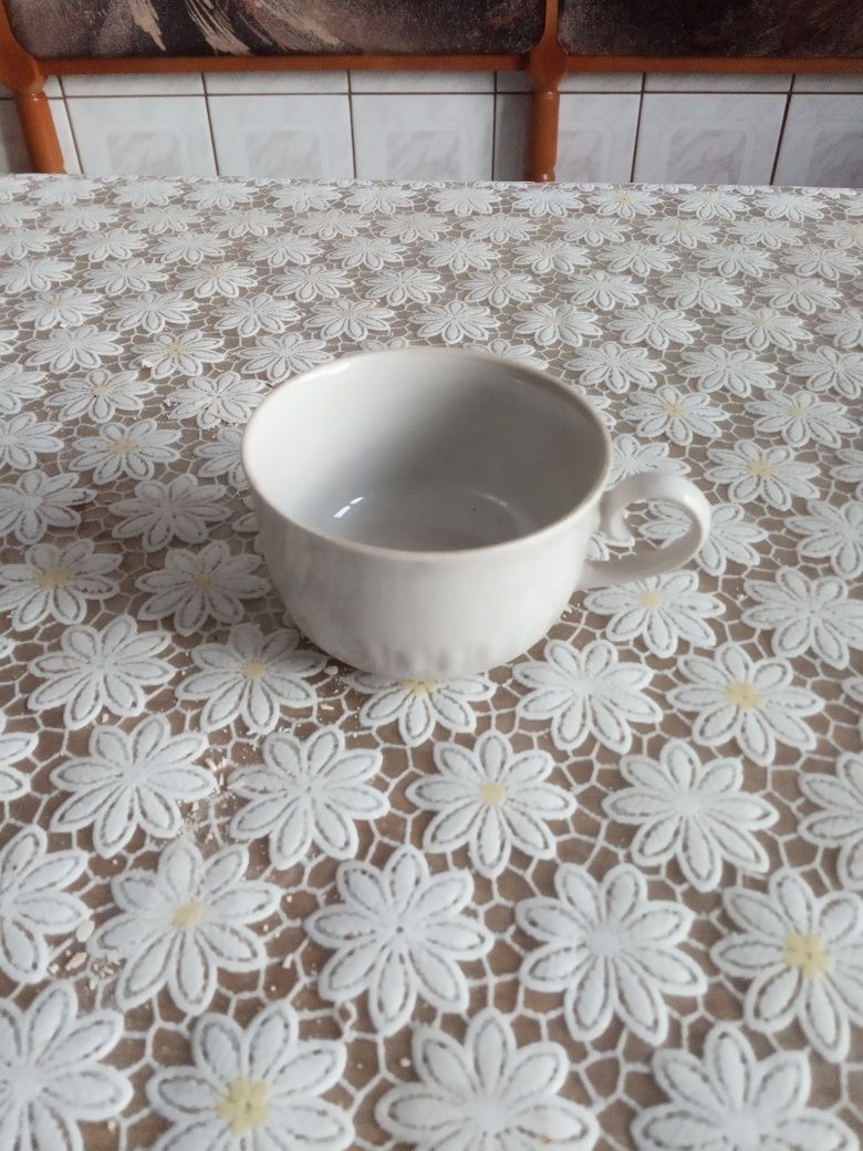 Горнятка і чайничок з позолотою радянського виробництва