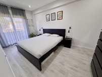 Cama IKEA MALM 180x200 c/ estrado e 2 mesas cabeceira