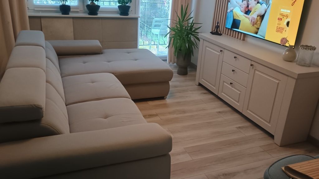Narożnik z funkcją spania z regulowanymi zagłówkami