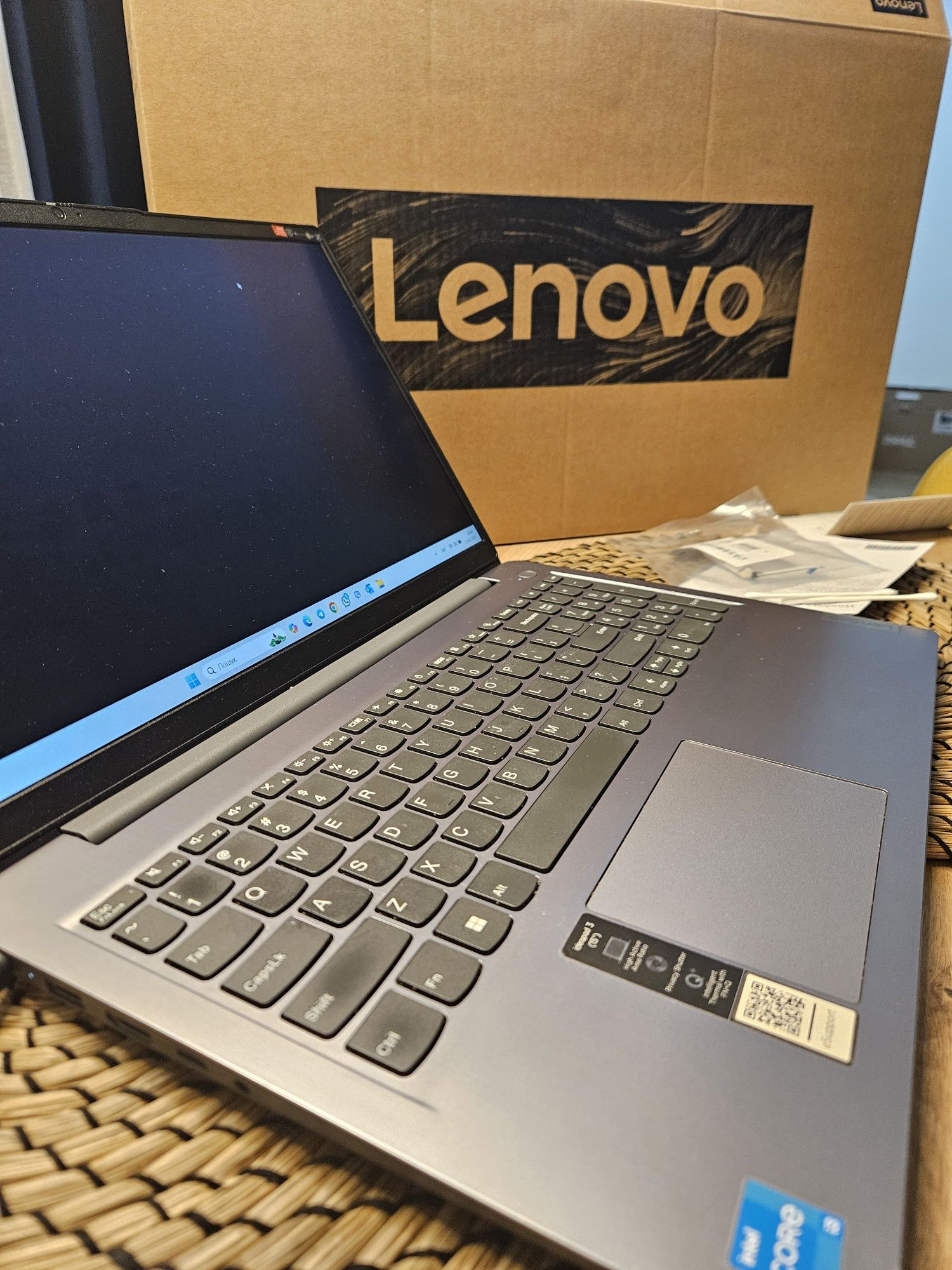 Laptop Lenowo IdeaPad3