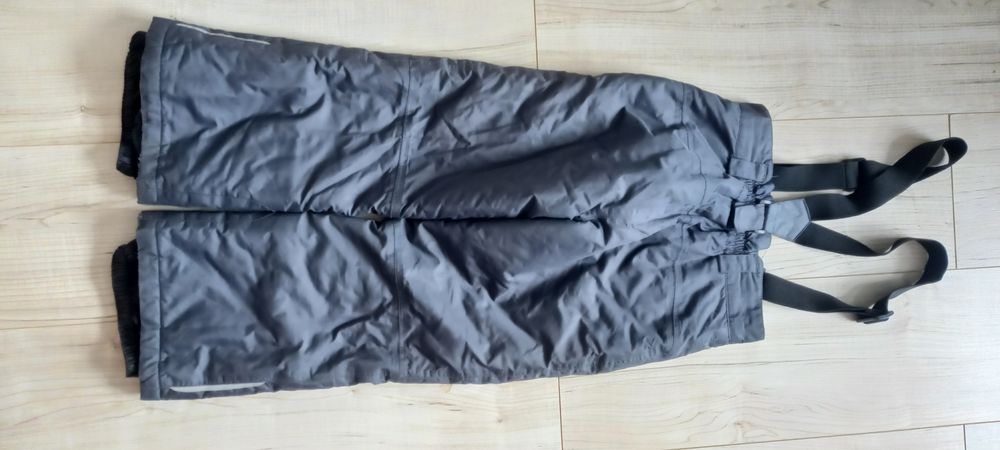 Sprzedam zimowe spodnie śniegowce chlopiece r.110/116