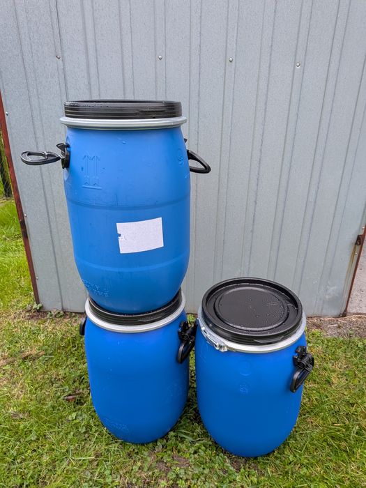 BECZKA PLASTIKOWA 30L zamykana pokrywa (brak)