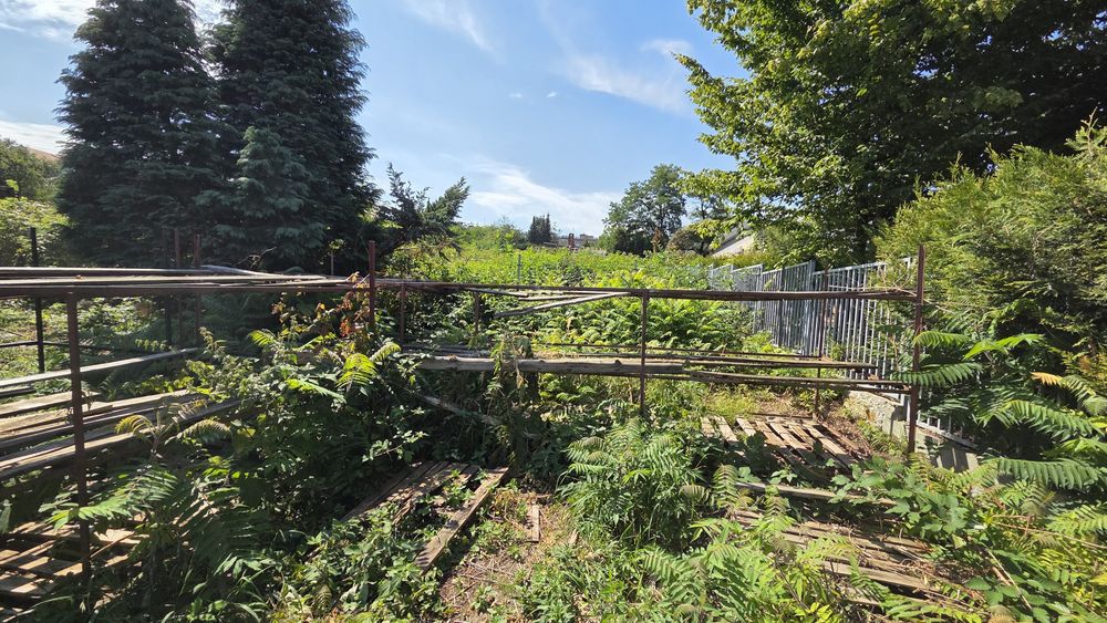 Regał na zderzaki stalowy szeroki 6 m.