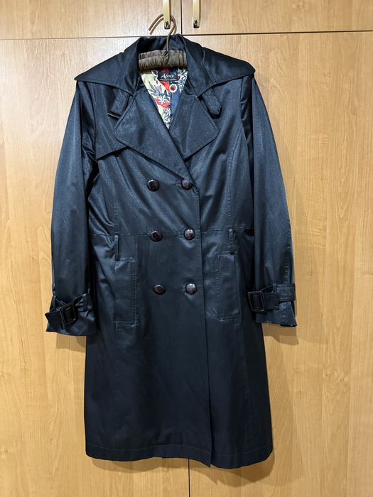 Женский плащ (тренч)