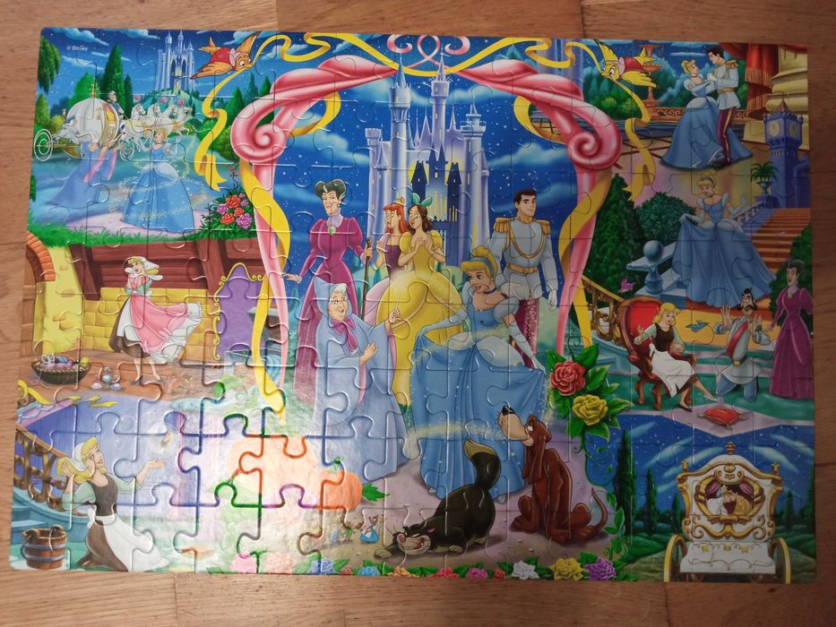 Puzzle firmy Clementoni 104 elementy