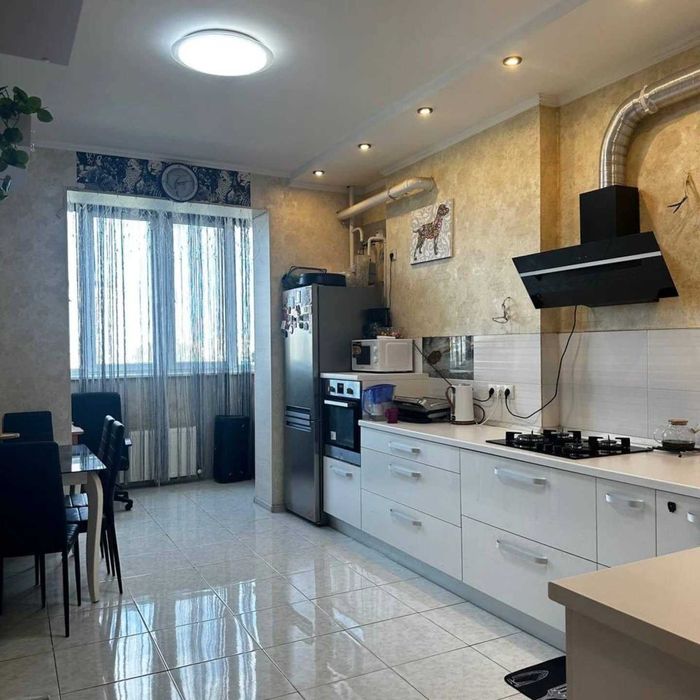 (13) Продам сучасну квартиру з індивідуальним газовим опаленням