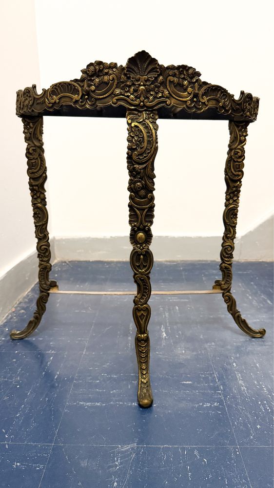 Base de Mesa Antiga em Bronze Maciço – Estilo Barroco/Vitoriano
