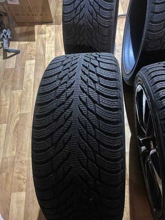Колеса Infinity 245/40 R19 оригінальні на зимовій гумі