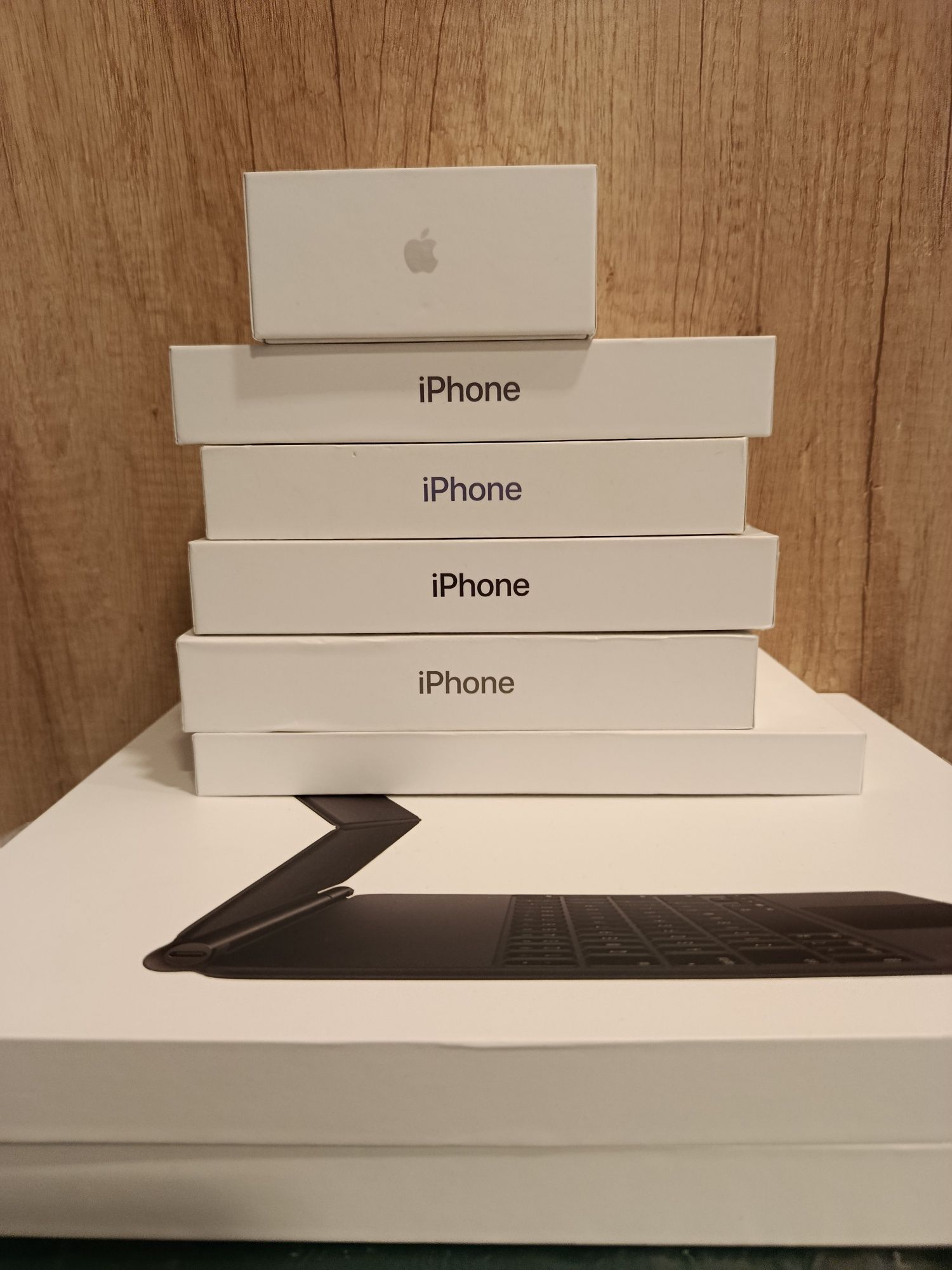 Puste opakowania Iphone Airpods Magic keyboard