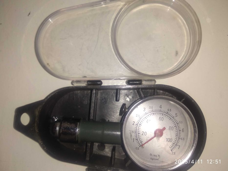 Манометр до 7,5 кг/см2.