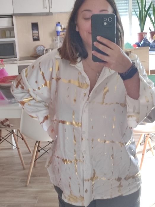 Camisas (3 cores disponíveis)