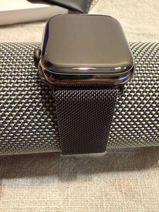 Apple Watch Series 7 cellular Tytan 45 mm