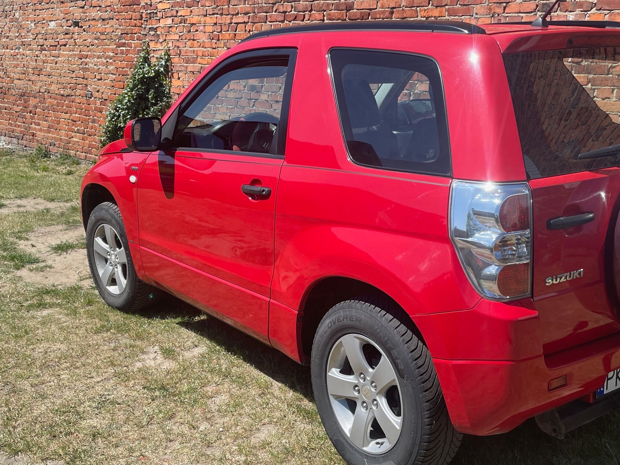 Suzuki Grand Vitara 1.6 Benzyna 4x4 terenowy SUV czerwony FA VAT marża