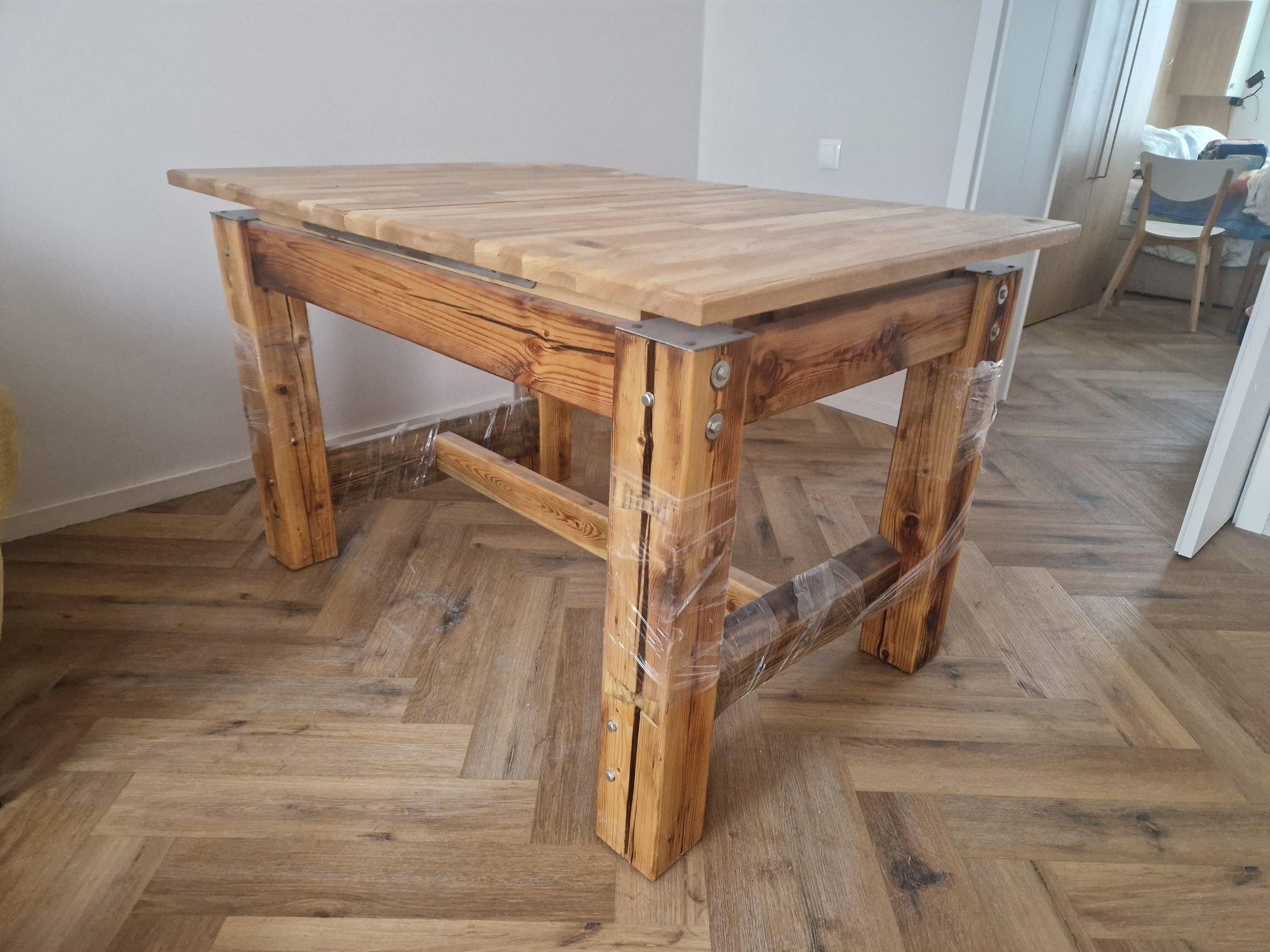 Stół z drewna nowy rozkładany 130cmx90cm
