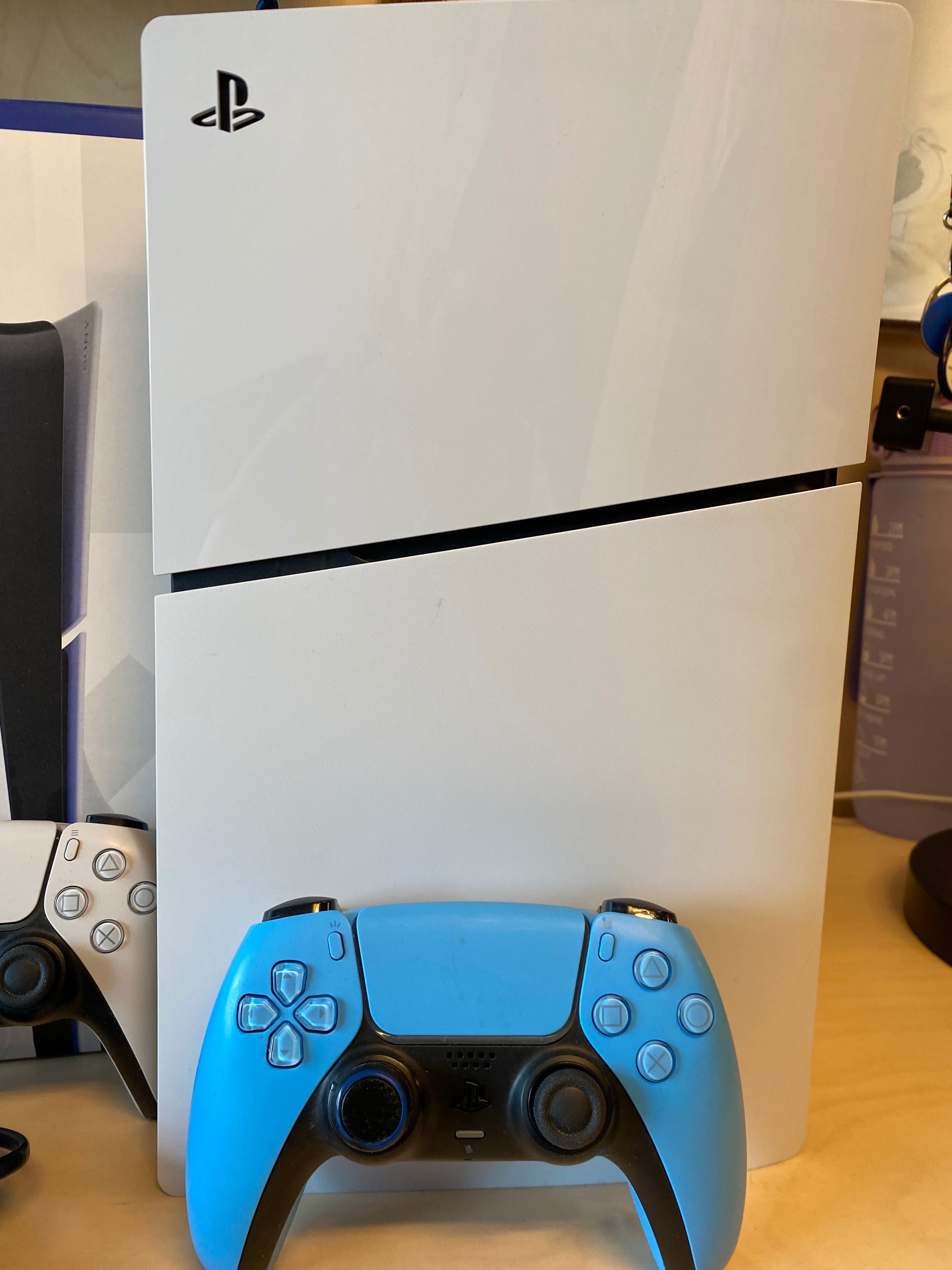PS5 Slim with Disc Drive / Like New / 600 PLN Below Market Price!