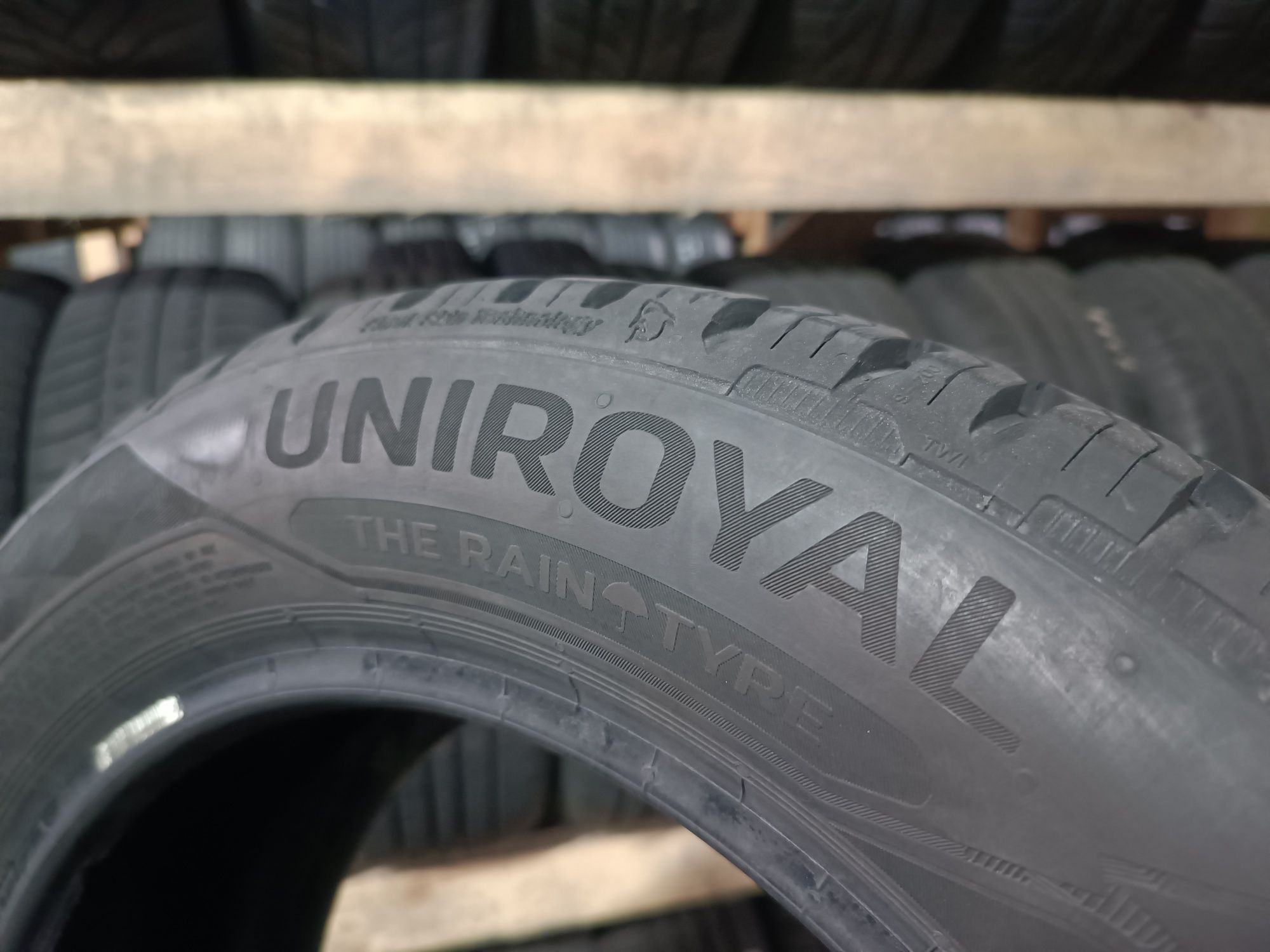 Всесезонні шини UNIROYAL 185/55 R14 резина Р14