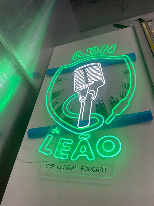 Caixas de luz / NEON LED / Letras Monobloco