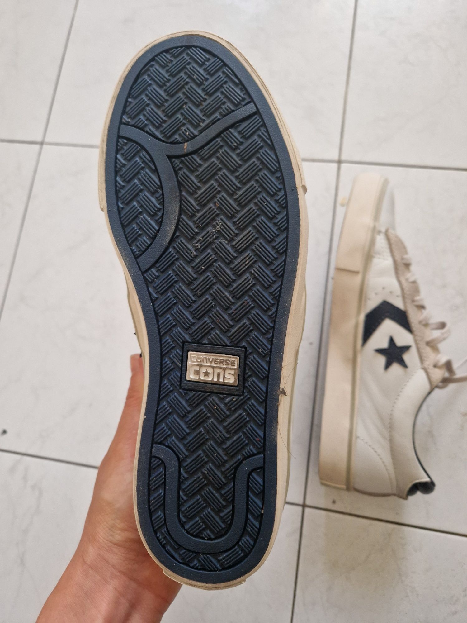 All star branco com notas de azul