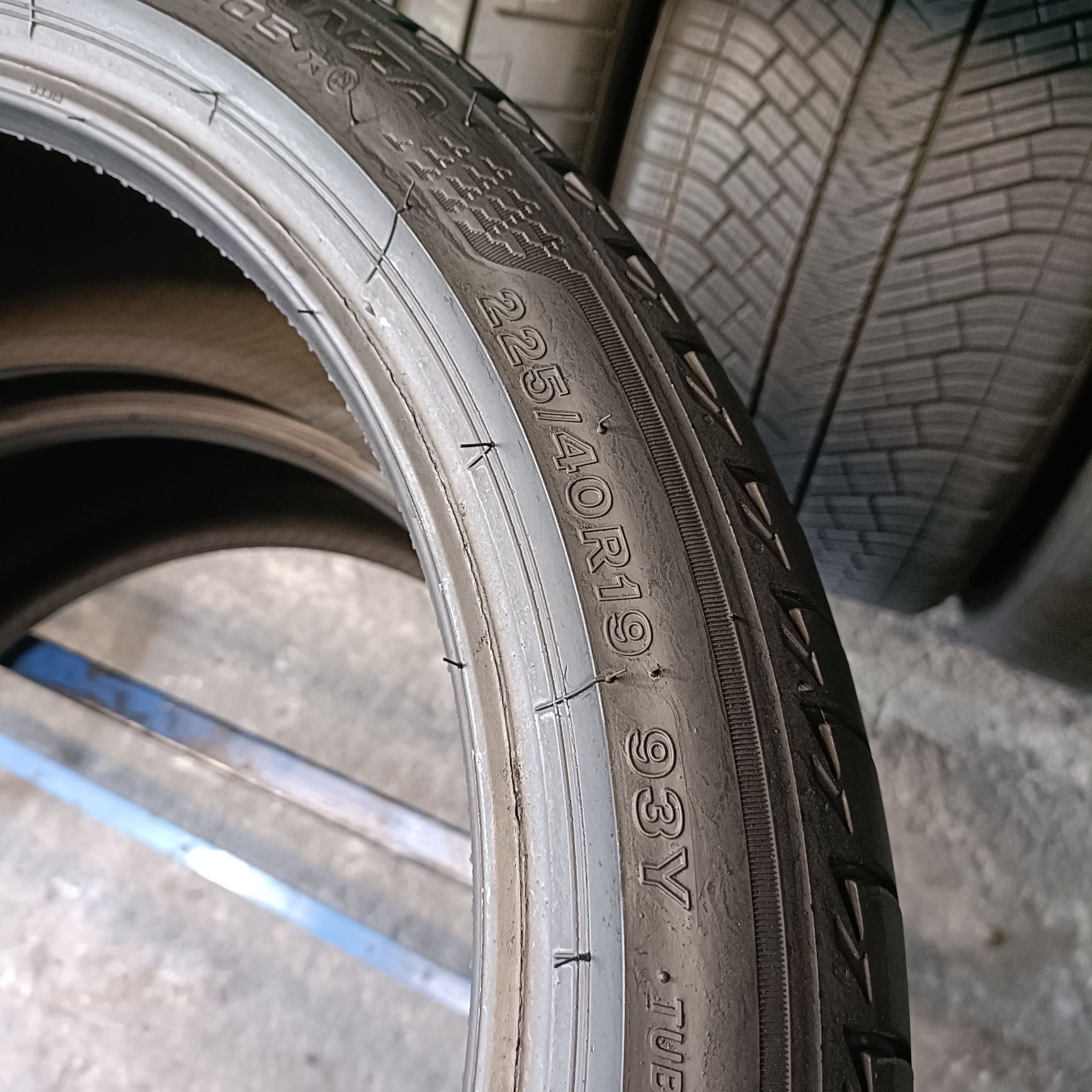 225/40r19 Bridgestone Turanza T005 BMW RSC z 2022r 5.8mm