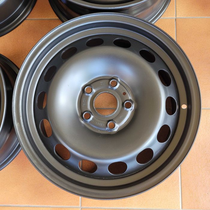 Felgi stalowe 16'' 6,5x16 ET43 5x112 Audi A3 8V 8Y 13- kpl.