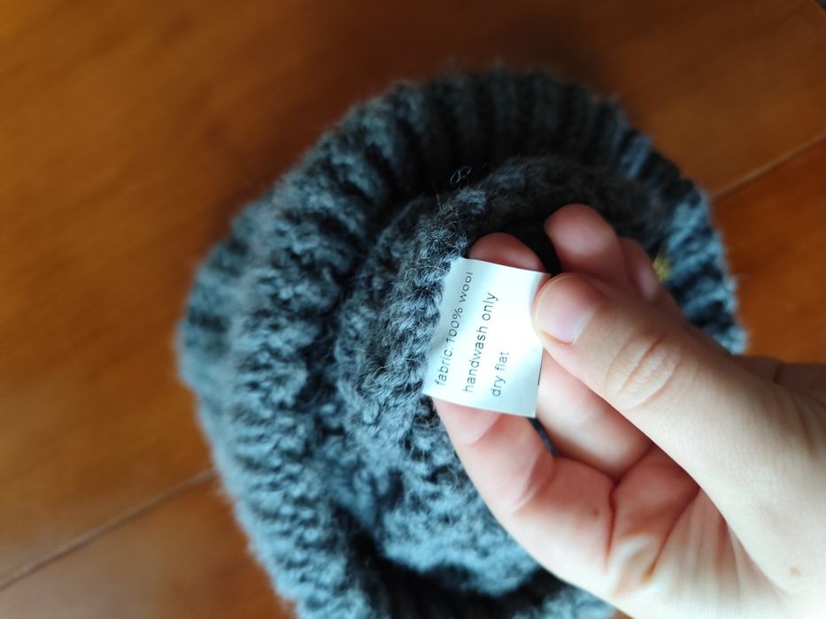 Czapka z włóczki 100% wełna odpinany pompon futerko naturalne