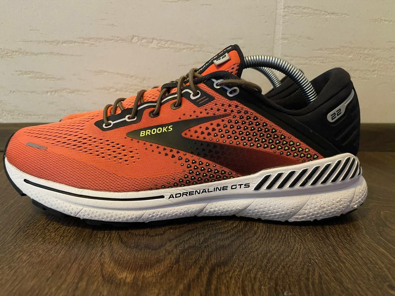 Чоловічі кросівки для бігу Brooks Adrenaline GTS 22