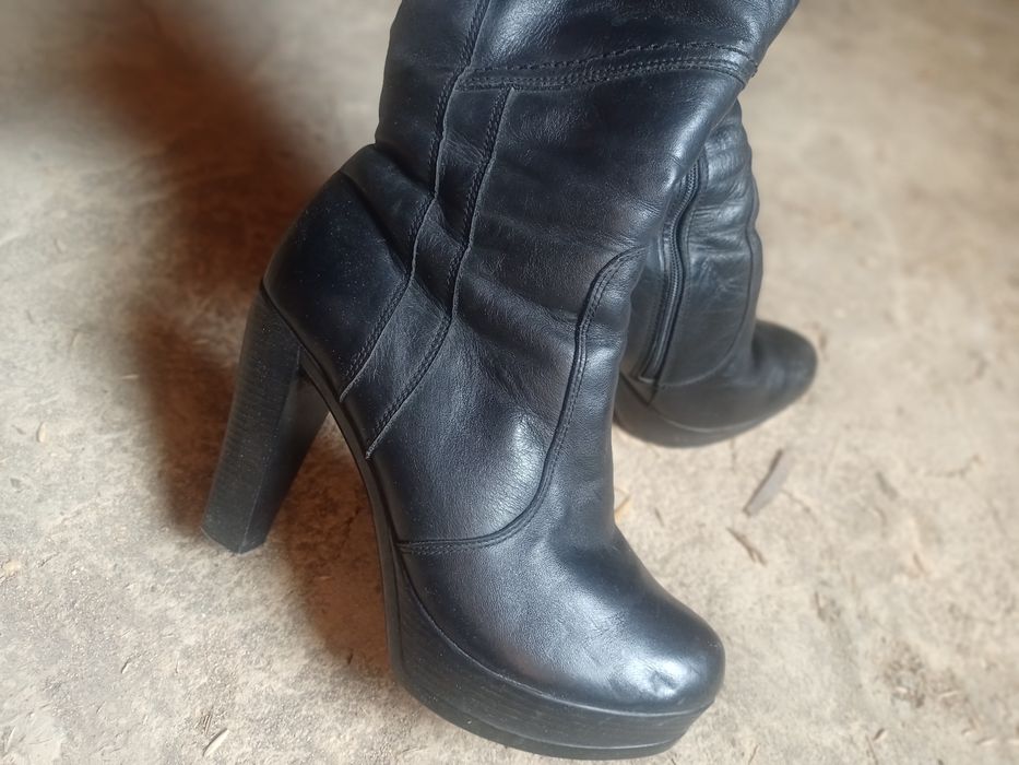 Шкіряні чоботи жіночі, розмір 39