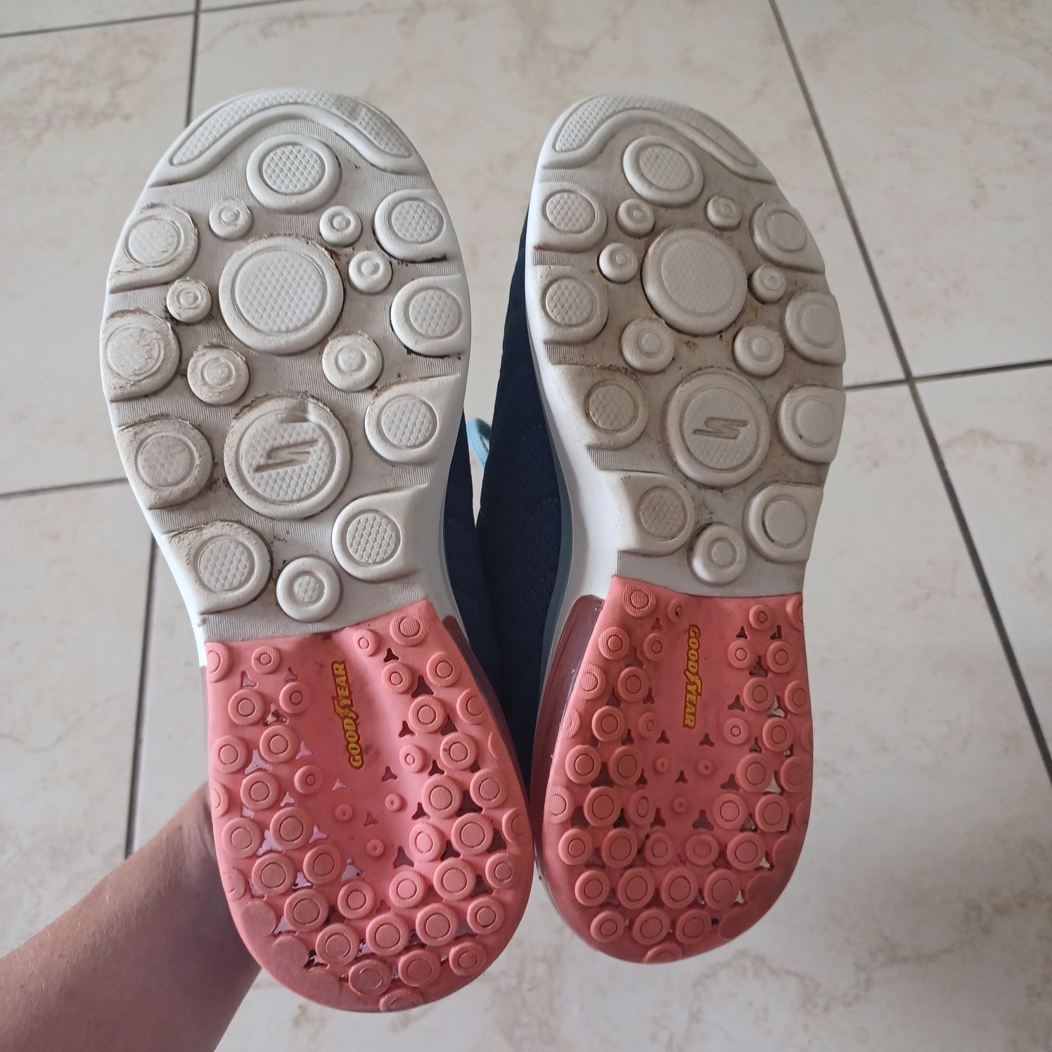 Buty Skechers memory foam Goga mat Good Year jak nowe 38/25 cm