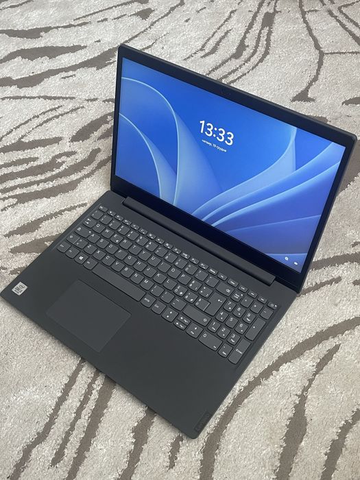 Ноутбук Lenovo.