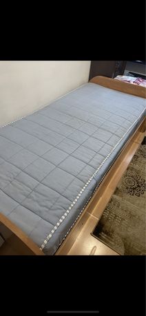 Łóżko mało używane bardzo wygodny materac