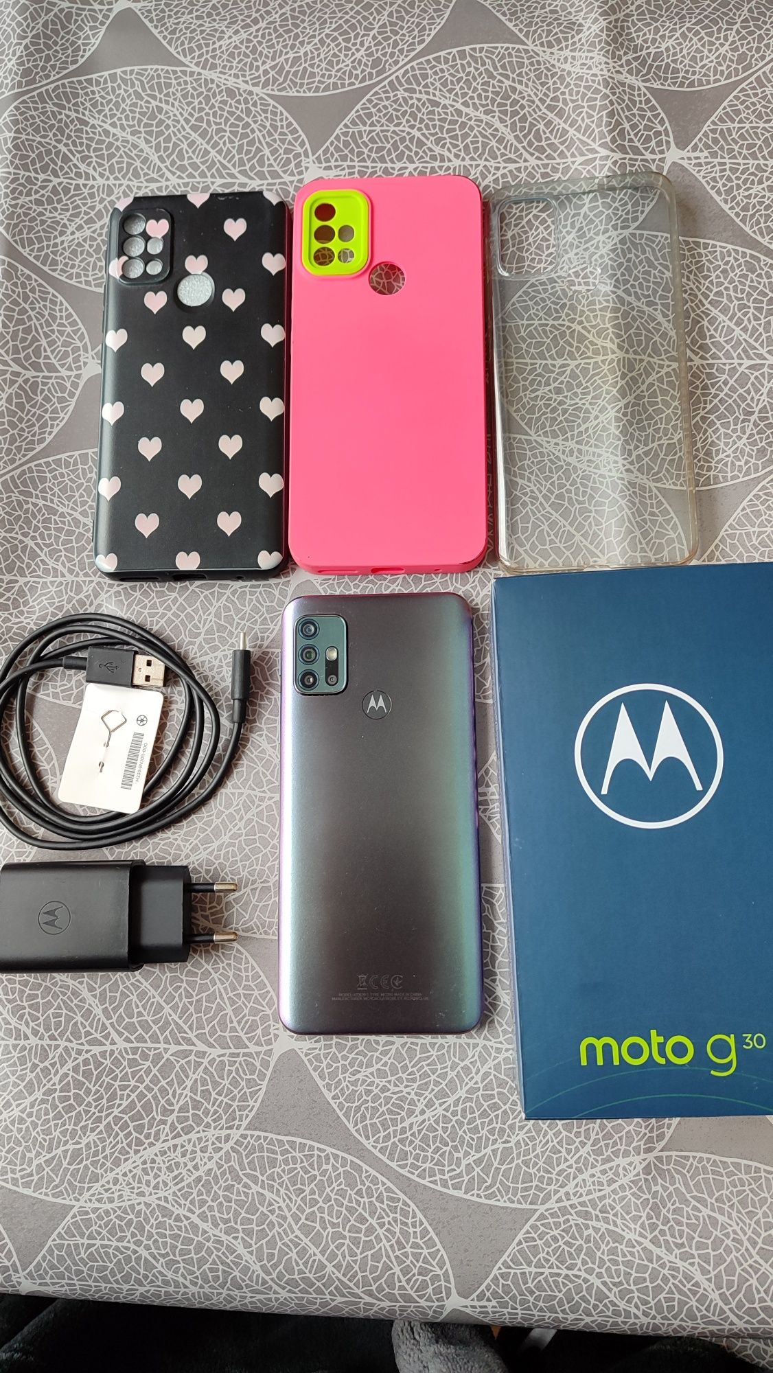 Телефон Motorola G30