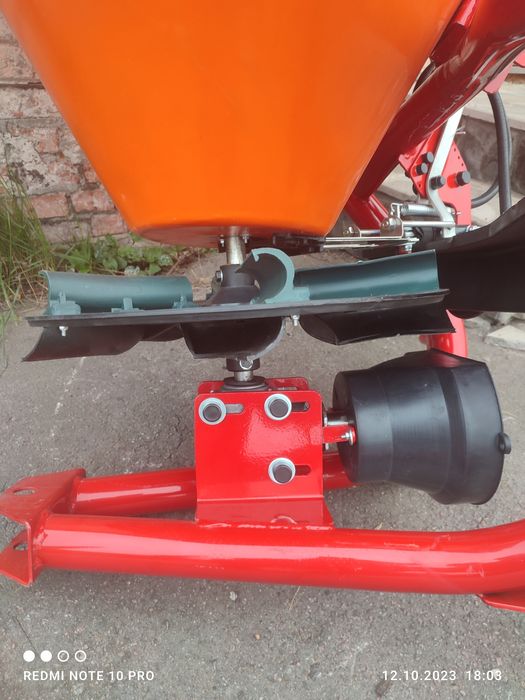 Розкидач міндобрив DЕХWAL Механіка 500кг,Лійка, Рум Оригінал Англія.