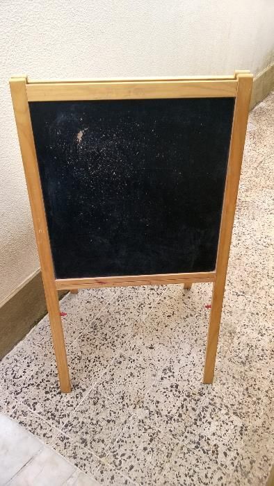 Placard em madeira para exterior