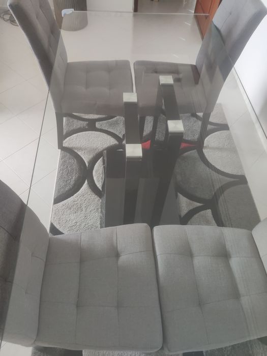 Mesa de jantar de vidro