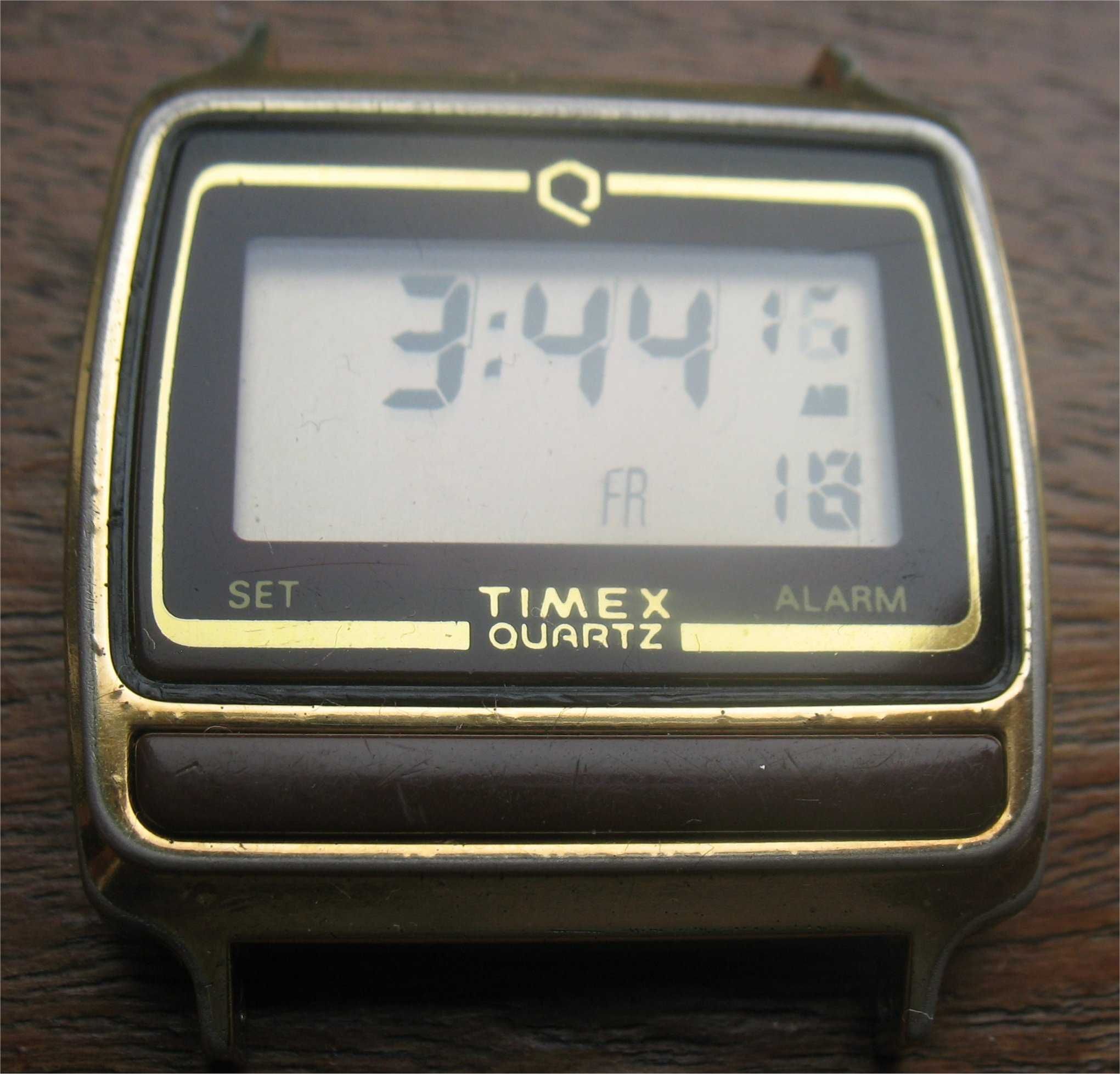 Relógio Digital Vintage - Timex Quartz - S Cell