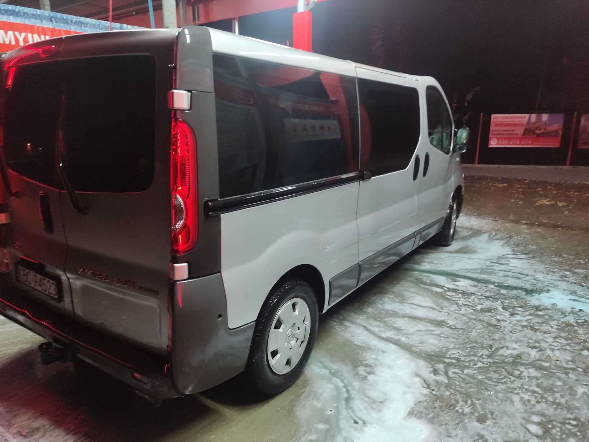 Opel Vivaro 2.0cdti Long 9miejsc 2014r.