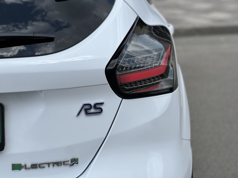 Ford Focus 3 electric 2018 год 33 kw в RS обвесе