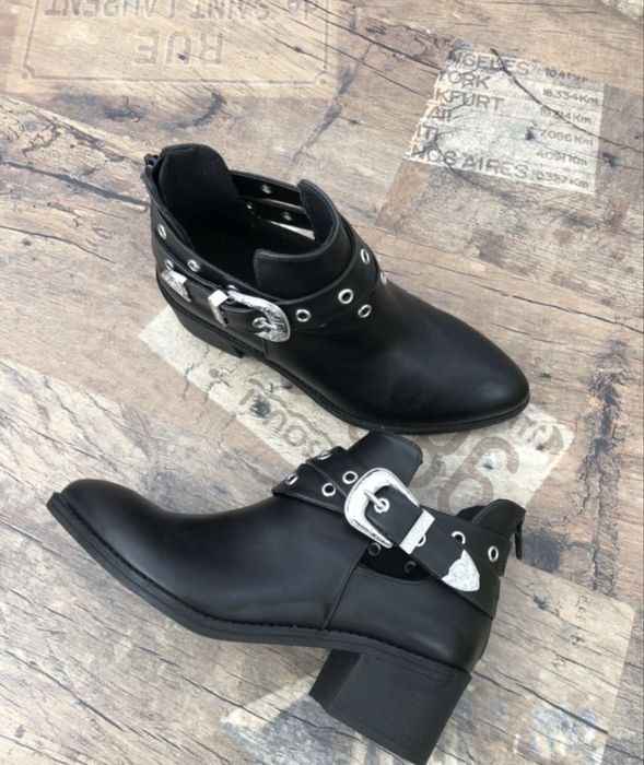 Казаки / Ботинки H&M
