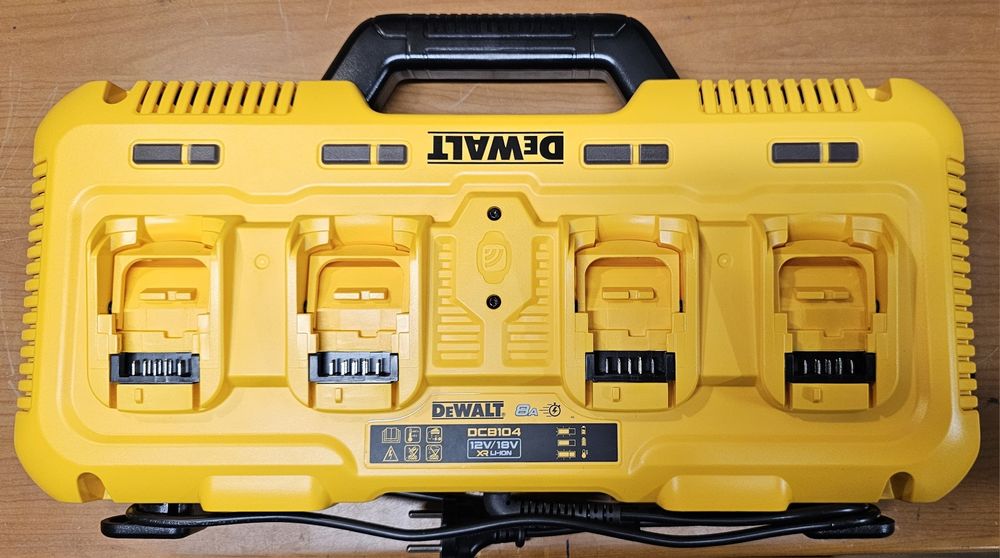 DeWALT DCB104  на 12a