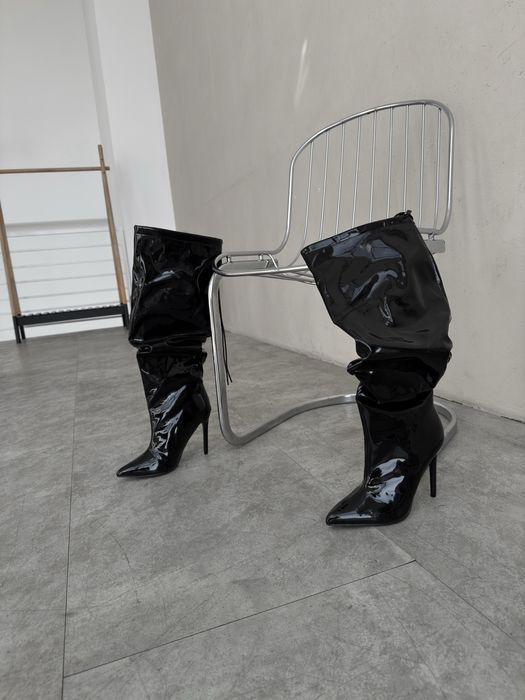 Лаковані чорні чоботи на шпильці, розмір 40