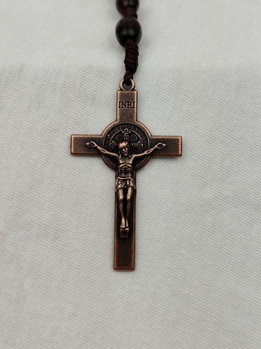 NOWY Naszyjnik wisiorek drewniany różaniec krzyż krzyżyk Jezus Bóg