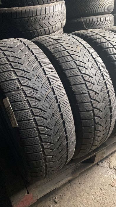 235.60.18 Dunlop 4шт зима склад шини резина з Европи БВ Харків 60