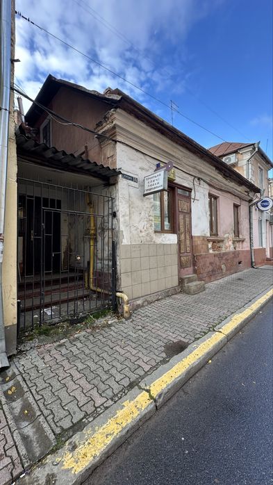 Продаж; квартира; приміщення; Чернівці; центр; фасад;