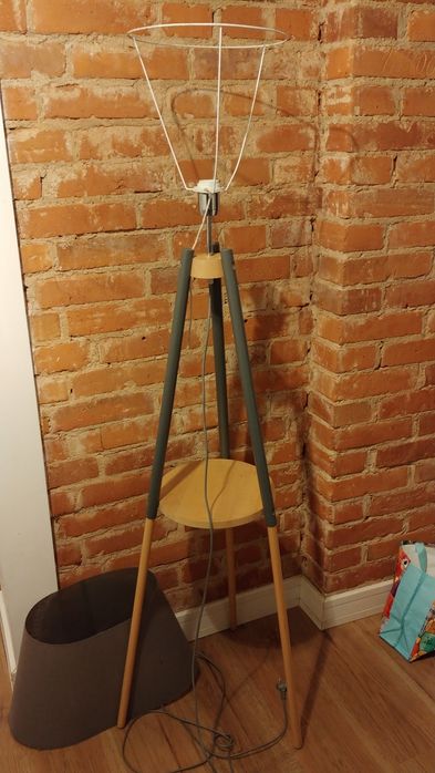 Lampa stojąca e27 uszkodzony stelaż i abazur