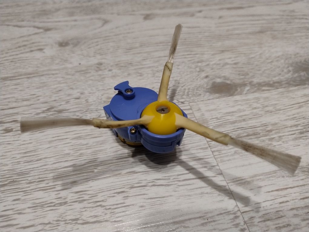 Moduł szczotki bocznej ze szczotką Irobot Roomba 564